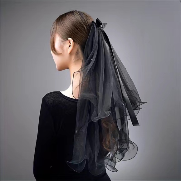 💕Two tier black Wedding Bridal Veil with bow and flax black pearls. - Picture 6 of 6